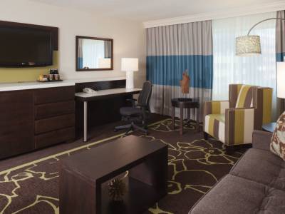 Doubletree by Hilton Charlotte Gateway Village