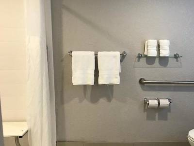 Hampton Inn Dallas-North/I-35E At Walnut Hill