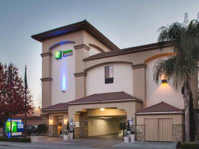 Holiday Inn Express Redwood City Central