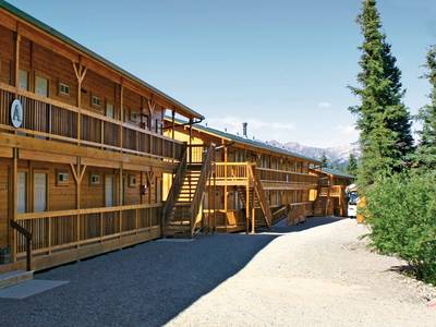 Denali Grizzly Bear Cabins & Resort Hotel Cedar