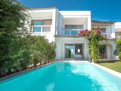 Destino Ibiza Pacha Resort