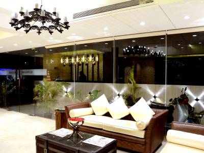 Hotel Supreme Grande