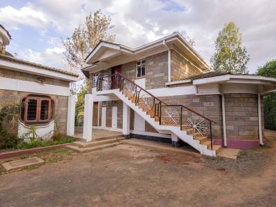 Lavington Hill House