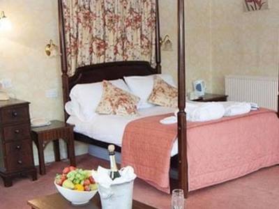 Shillingford Bridge Hotel