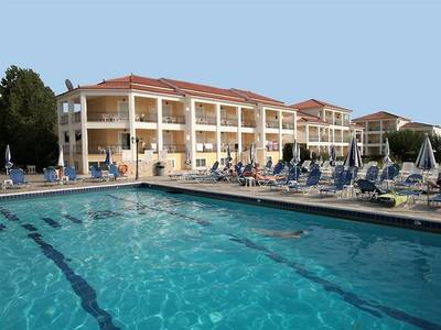 Village Inn Studios & Family Apartments