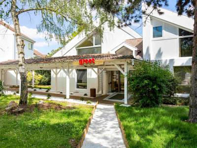 Kyriad Villeneuve la Garenne