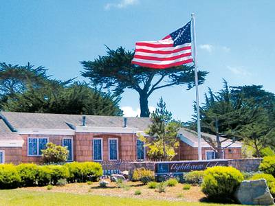 Lighthouse Lodge & Cottages