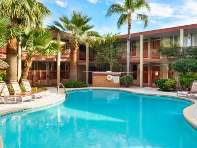 Magnuson Hotel Papago Inn