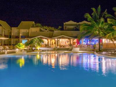 Le Peninsula Bay Beach Resort & Spa