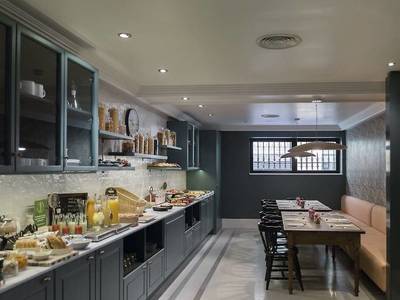 Petit Palace Puerta de Triana