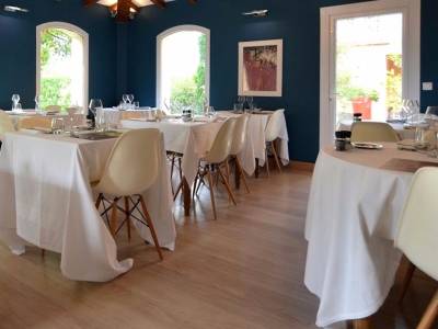 Hotel Des Pins Restaurant L'esprit Jardin