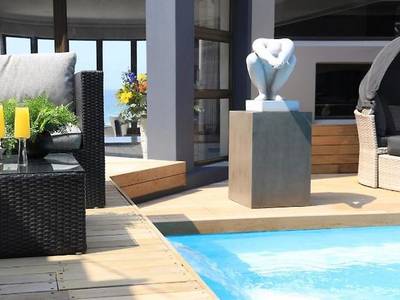 The Bay Lodge on the Beach