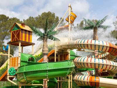 Holidiay Green Resort & Spa