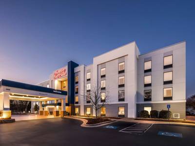 Hampton Inn & Suites Wilson I-95 - Bild 1