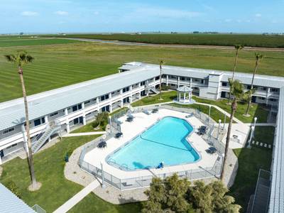 Spark by Hilton Santa Nella - Bild 1