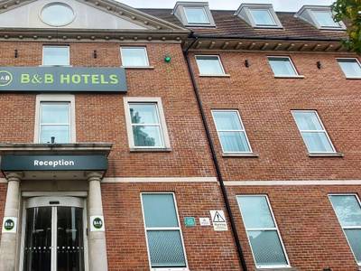 B&B HOTEL London Heathrow - Bild 1