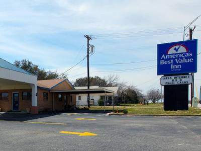 Americas Best Value Inn Comanche - Bild 1