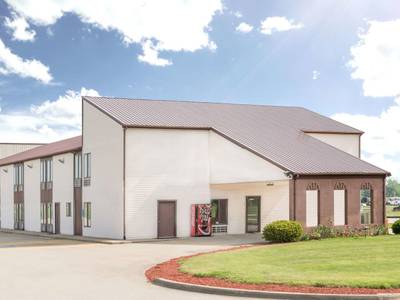 Super 8 by Wyndham Marshall - Bild 1