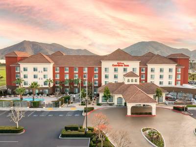 Hilton Garden Inn Fontana - Bild 1