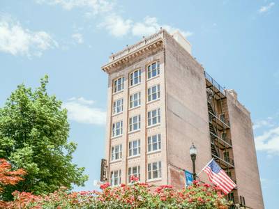 The Esquire Hotel, an Ascend Hotel Collection Member - Bild 1