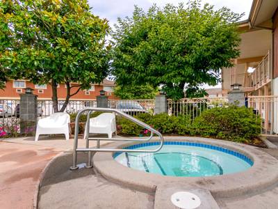 Econo Lodge Inn & Suites - Bild 1