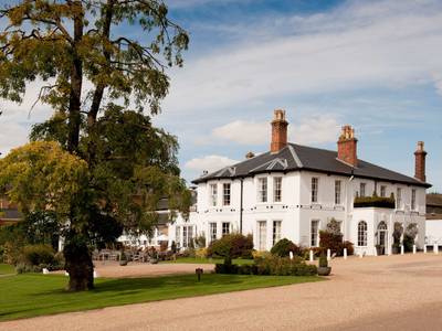 Bedford Lodge Hotel - Bild 1