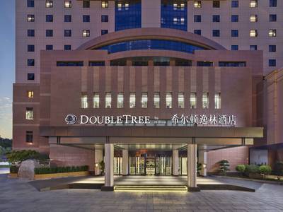 DoubleTree by Hilton Beijing East Third Ring Road - Bild 1