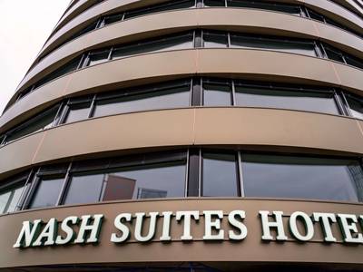 Nash Suites Hotel - Bild 1