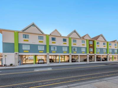 The Waves Hotel an Ascend Hotel - Bild 1