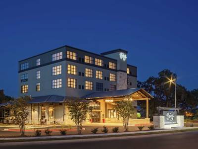 The Bevy Hotel Boerne, a DoubleTree by Hilton - Bild 1