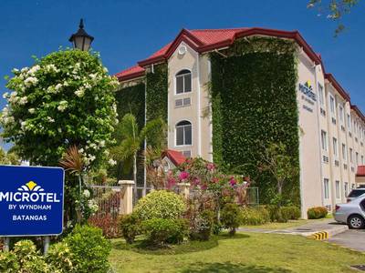 Microtel by Wyndham Batangas - Bild 1