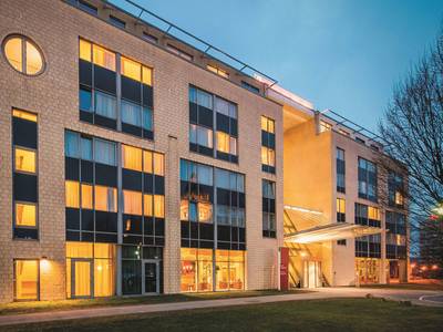 Vienna House Easy by Wyndham Wuppertal - Bild 1