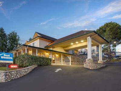 Best Western Cedar Inn & Suites - Bild 1