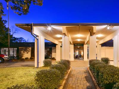 Best Western Crossroads Inn - Bild 1