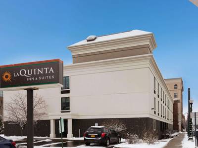 La Quinta Inn & Suites by Wyndham Jamestown - Bild 1