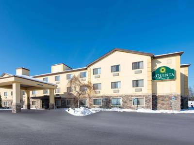 La Quinta Inn & Suites by Wyndham Erie - Bild 1