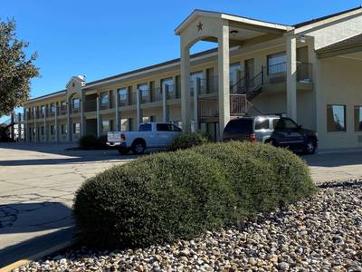 SureStay Hotel by Best Western Floresville - Bild 1