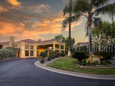 Best Western Plus Dixon Davis - Bild 1