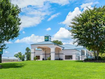 Quality Inn  Carthage - Bild 1