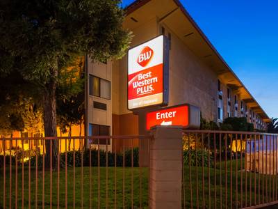 Best Western Plus Inn of Hayward - Bild 1