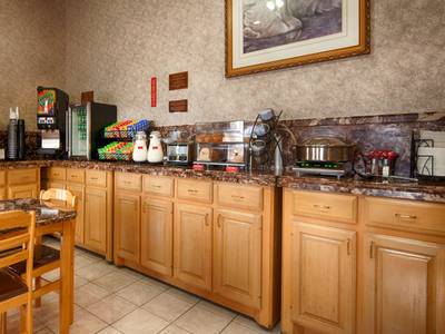 SureStay Hotel by Best Western Mission - Bild 1