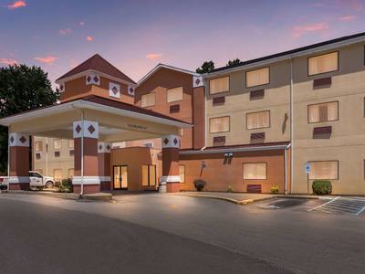 Best Western Logan Inn - Bild 1