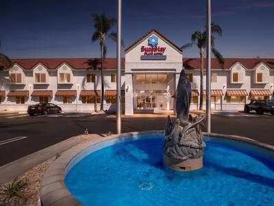 SureStay Plus Hotel by Best Western Upland - Bild 1