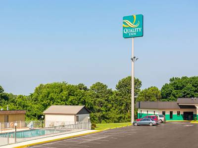 Quality Inn Hurricane Mills - Bild 1