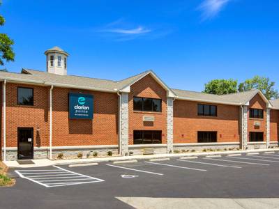 Clarion Pointe on the lake Clarksville-South Hill West - Bild 1