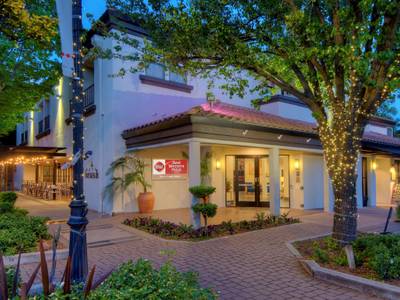 Best Western Plus Palm Court Hotel - Bild 1