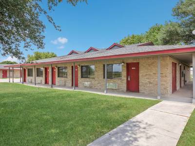 Americas Best Value Inn Lockhart - Bild 1