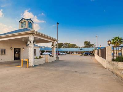 Best Western Regency Inn & Suites - Bild 1