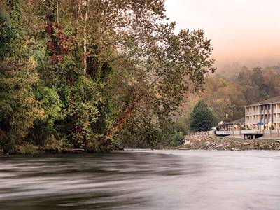 Best Western Plus River Escape Inn & Suites - Bild 1