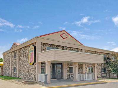 Super 8 by Wyndham Monticello - Bild 1